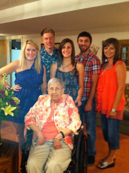 284734_1678675026349_4362370_n