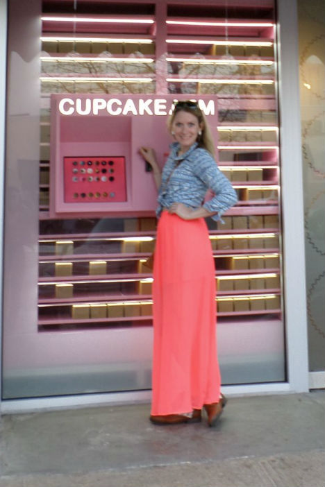 Hi Lovely visits Sprinkles Cupcakes