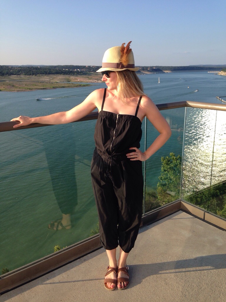 Black jumpsuit at Lakeway Resort styled by Hi Lovely