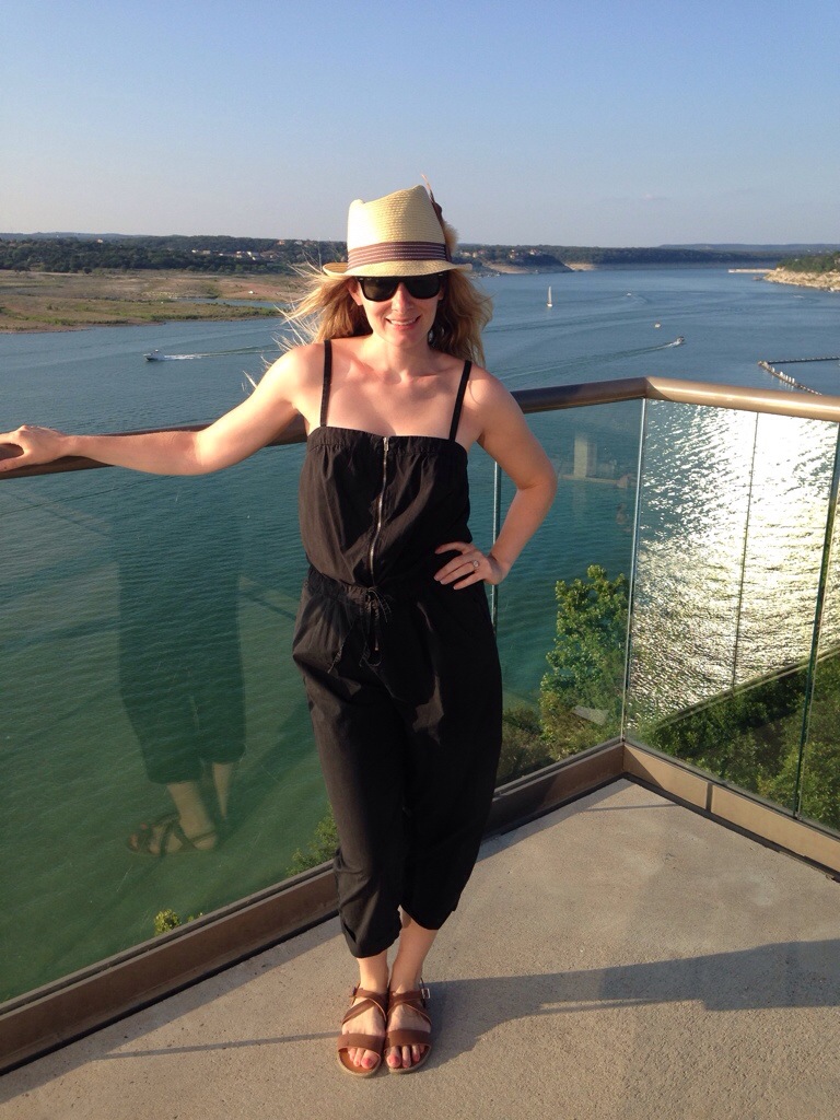 Black jumpsuit at Lakeway Resort styled by Hi Lovely