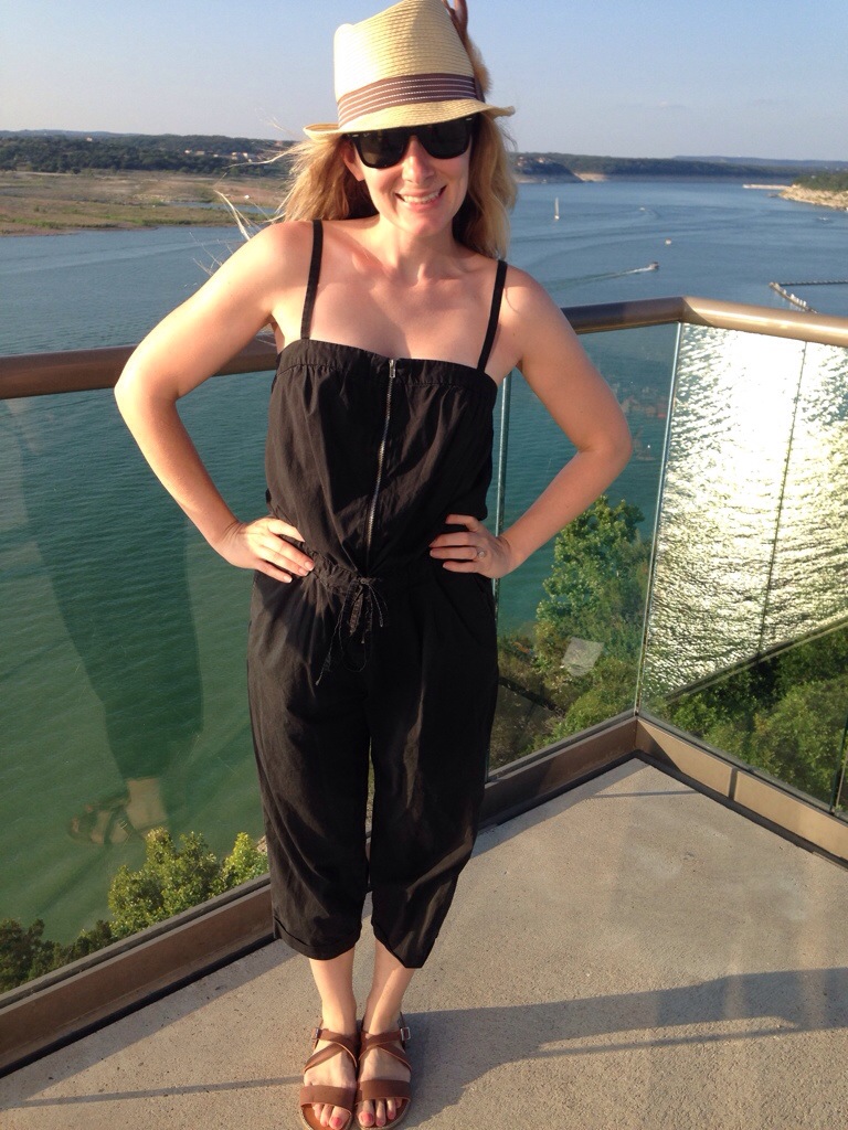 Black jumpsuit at Lakeway Resort styled by Hi Lovely