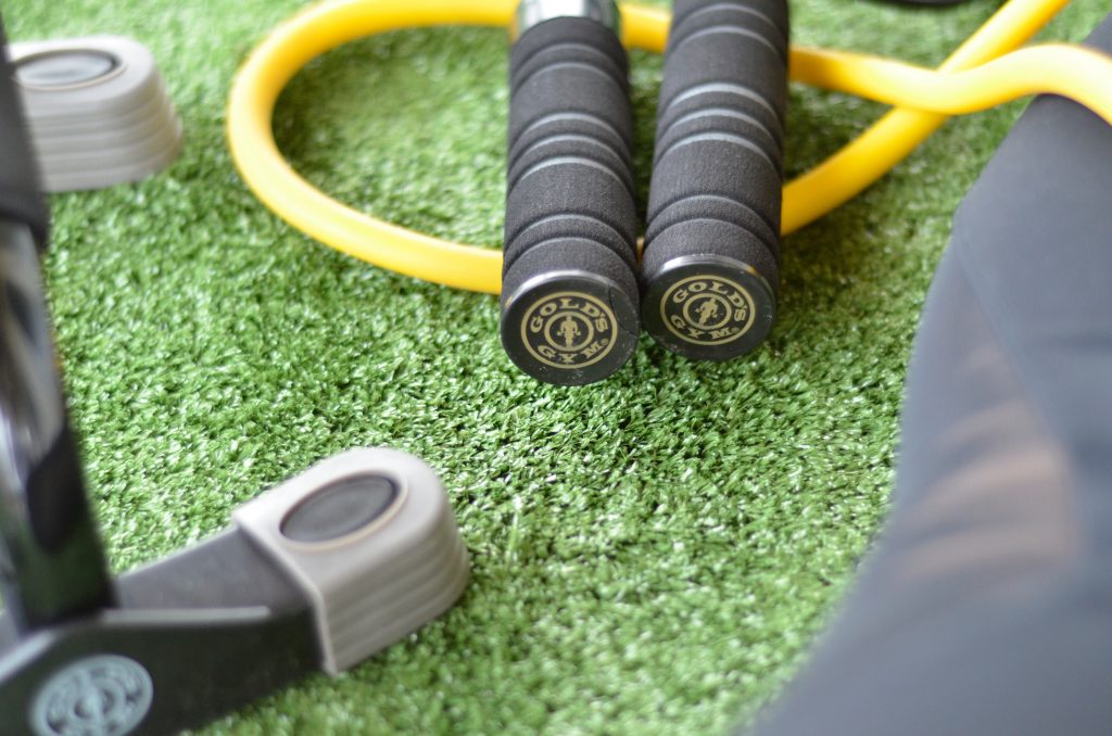 Gold's gym band discount workouts