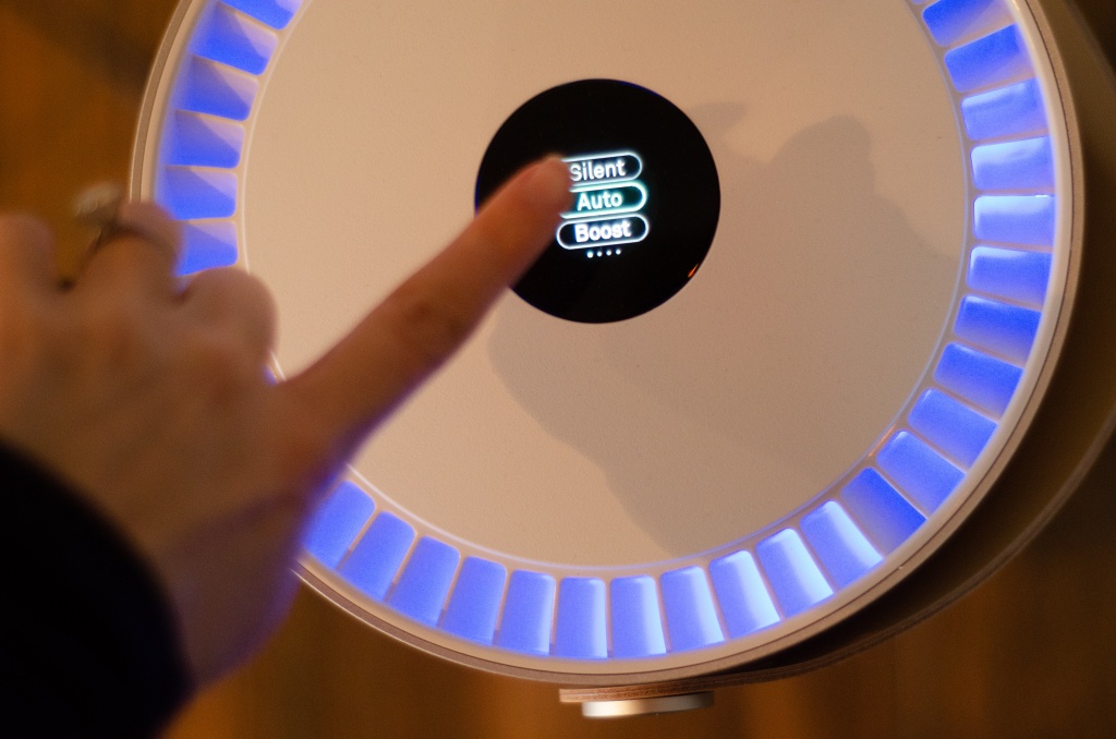 Molekule | Hi Lovely | Air Purifier | Molekule doesn’t just collect pollutants—it destroys them. Beautiful outside and groundbreaking inside.