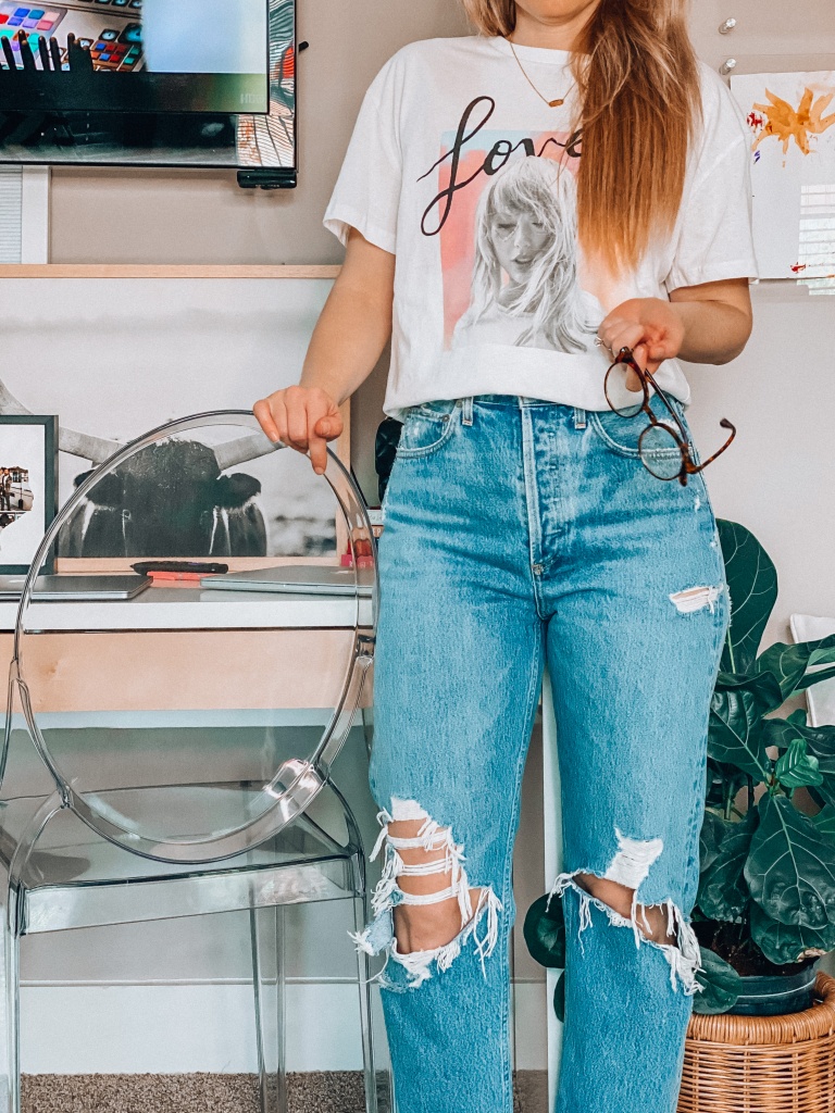 Home Office | GoDaddy LinkedIn Community Chat | Hi Lovely 