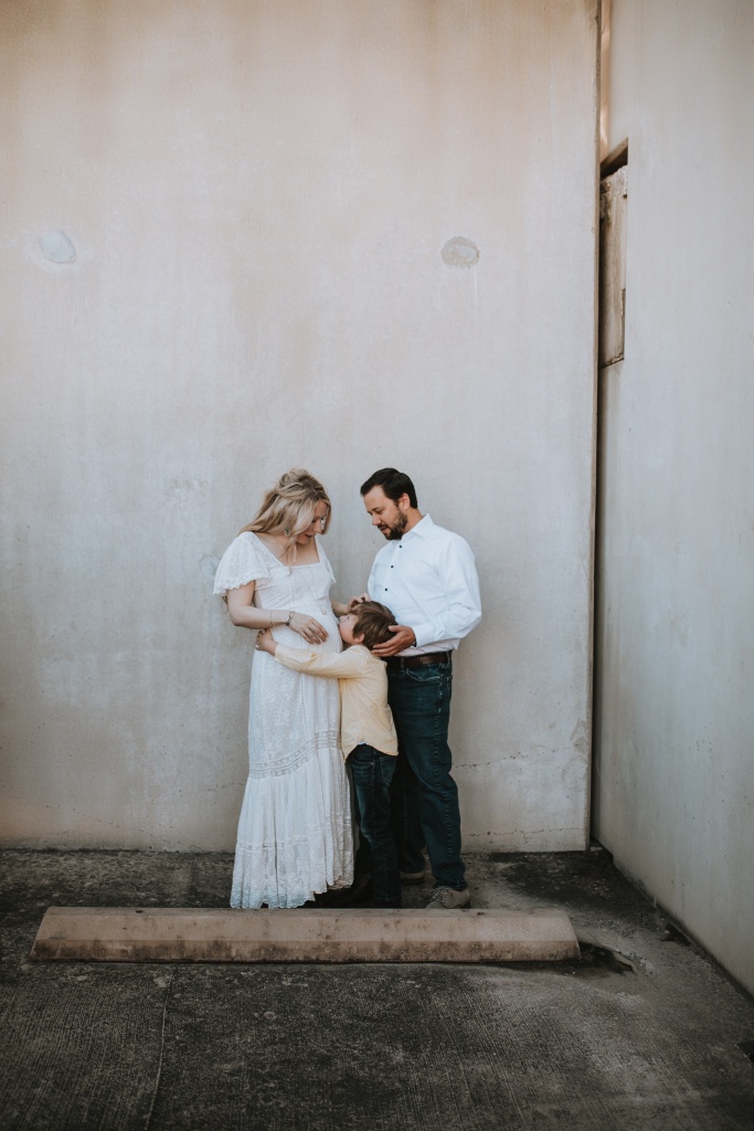Maternity Family Photoshoot | Taylor Boyd Photography | Austin San Antonio Maternity Photos | Hi Lovely